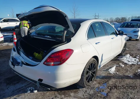 2015 Mercedes-Benz C-Class C 300 из США, поврежденный, VIN 55SWF4KBXFU086747